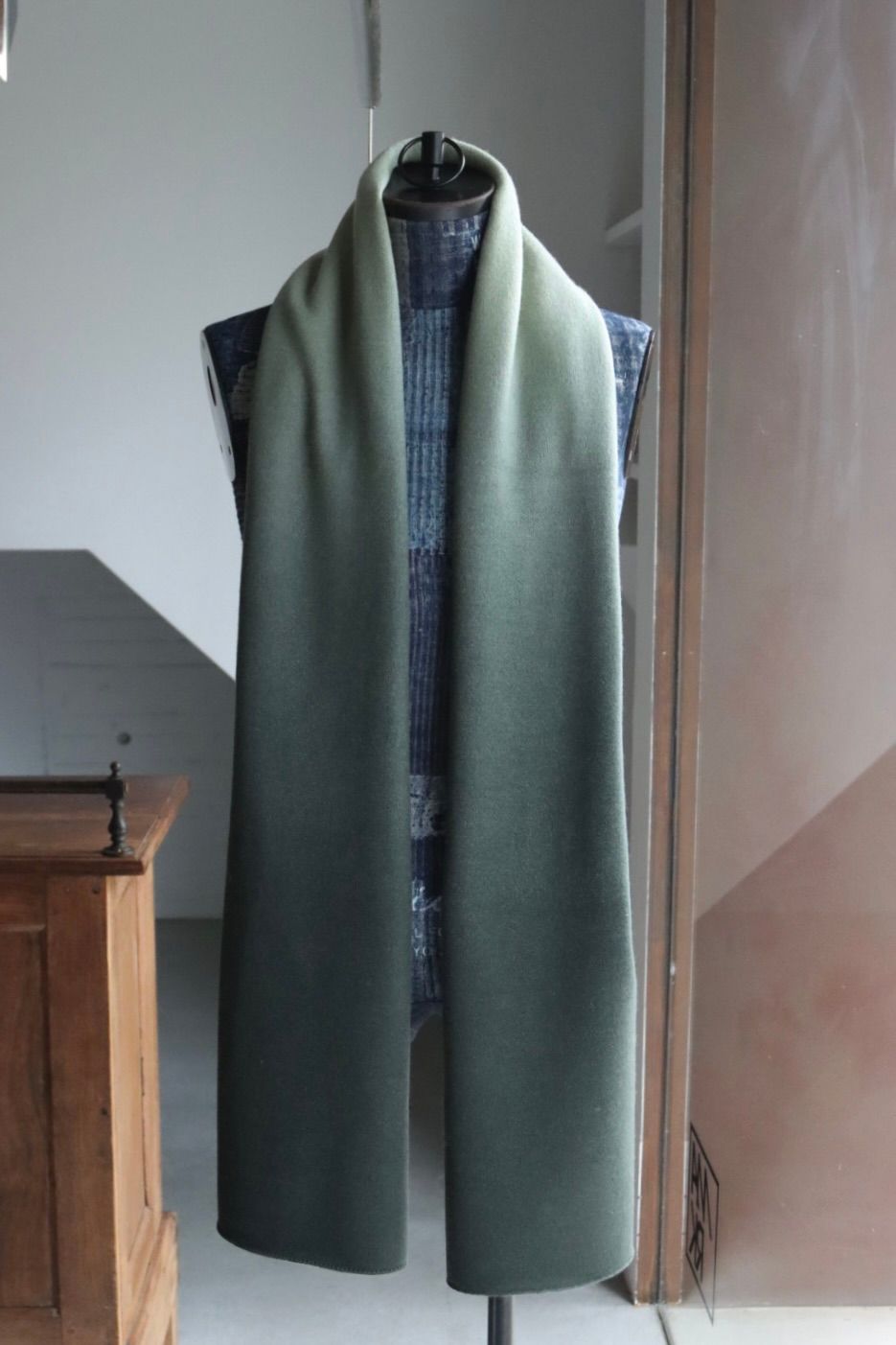 グラフペーパー 25AW Gradient Dyed Wool Knit Scarf(GU253-90494)GREEN☆9月27日(土)発売！