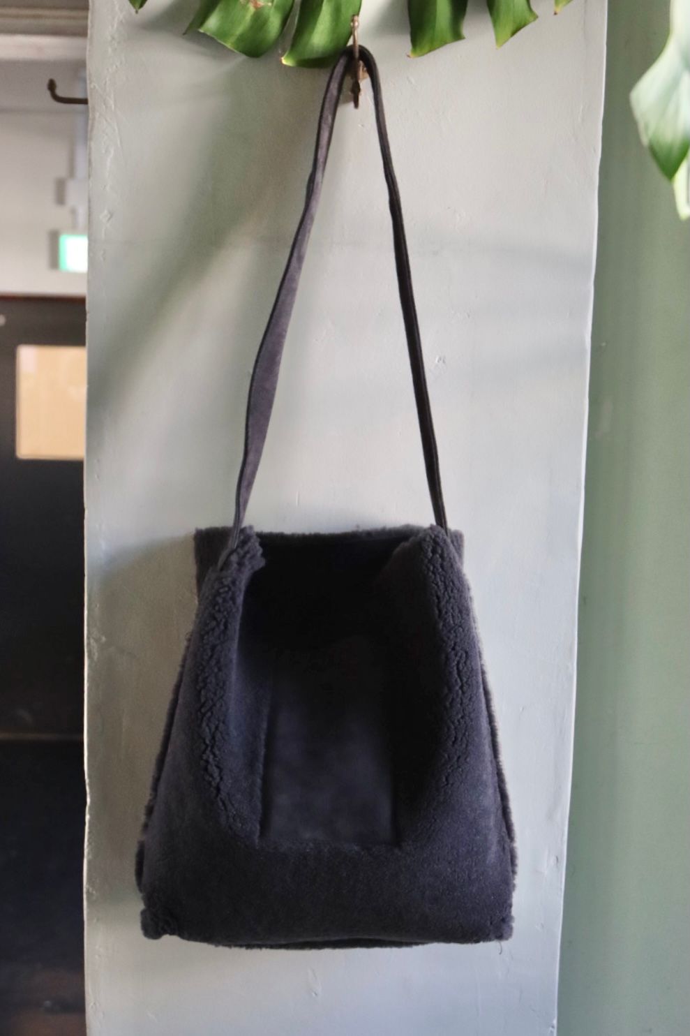 ヨーク22AW REVERSIBLE MOUTON BAG(YK22AW0400A)CHARCOAL