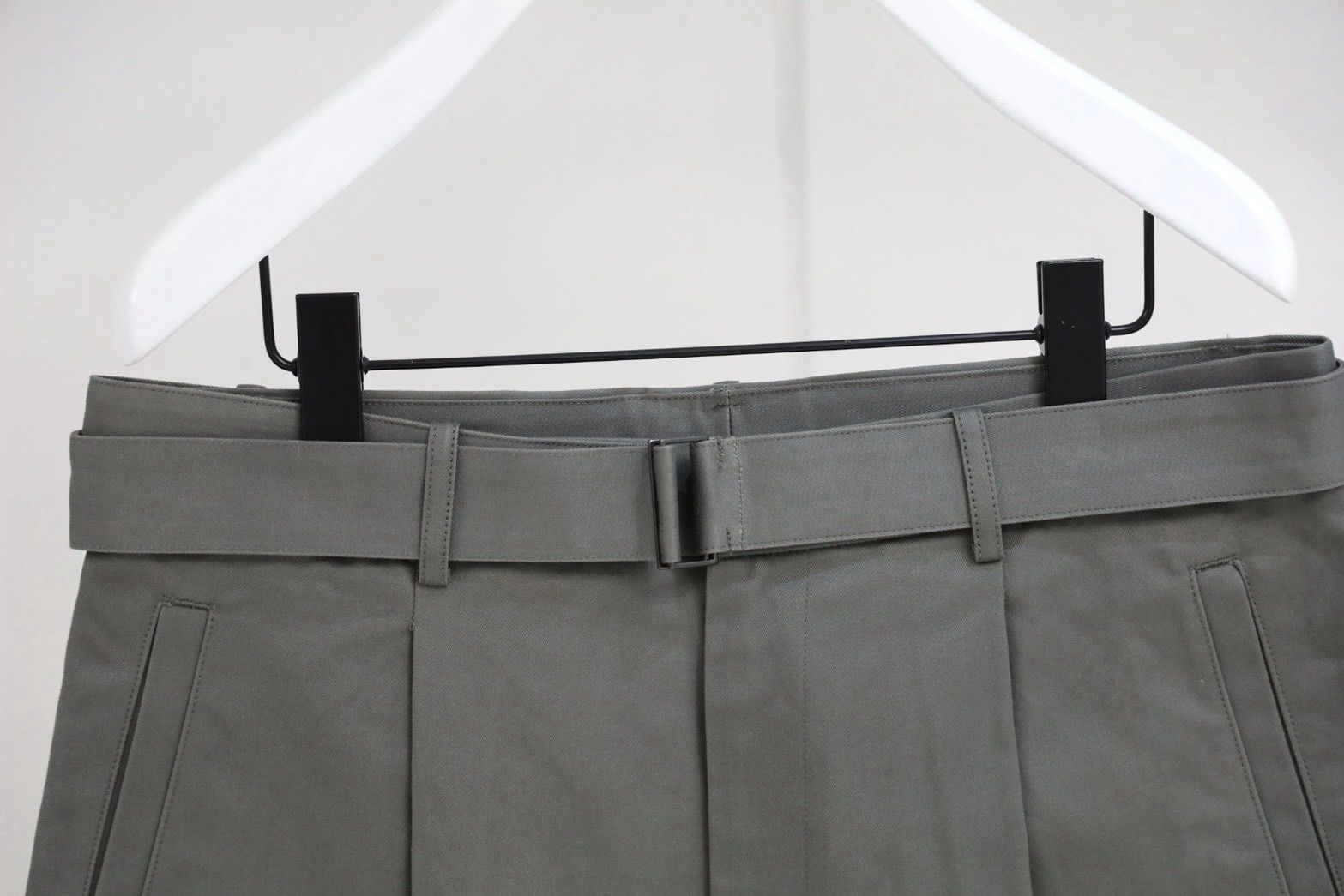 グラフペーパー Dry Westpoint Barrel-Fit Belted Pants(GM263-40381)STONE GRAY☆8月29日(土)発売！