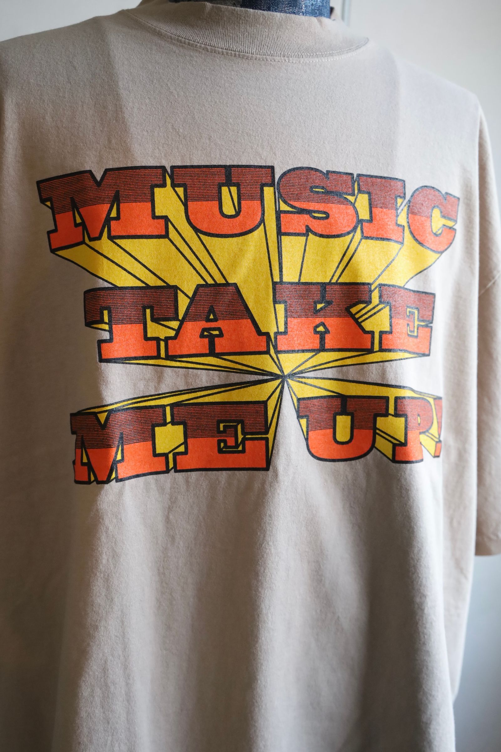 イズネスミュージック MUSIC TAKE ME UP T-SHIRT(IMP5_01_MUSIC T.M.U.T01)OATMEAL