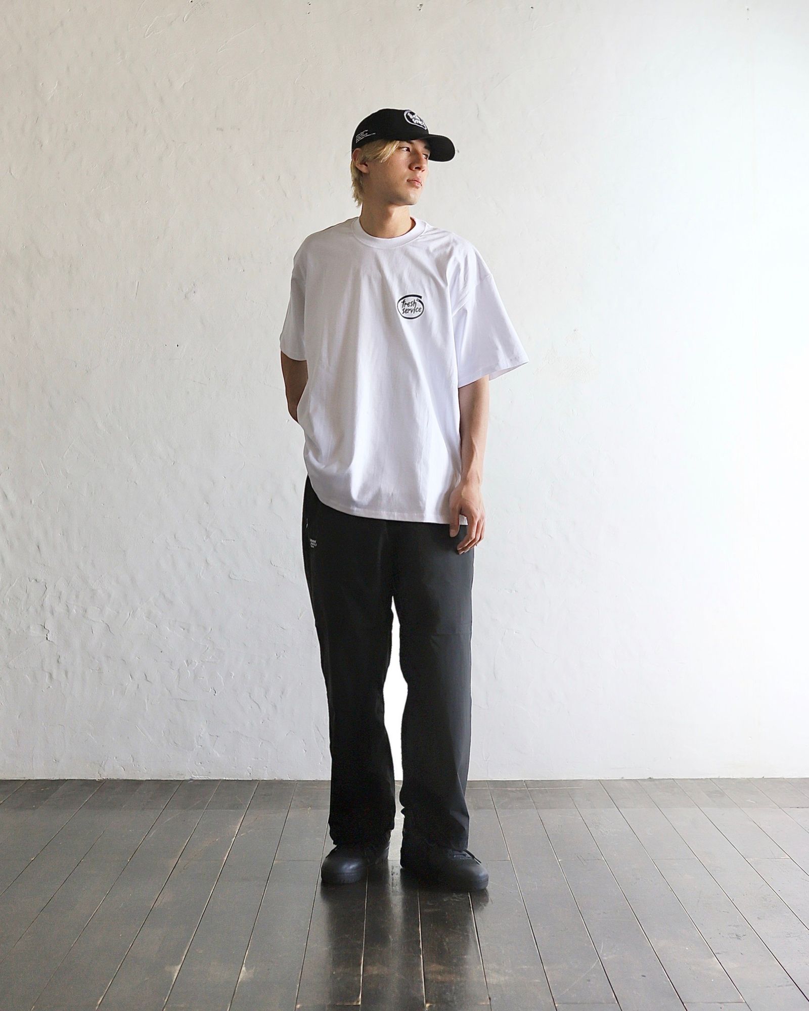 フレッシュサービス 24SS CORPORATE PRINTED S/S TEE 