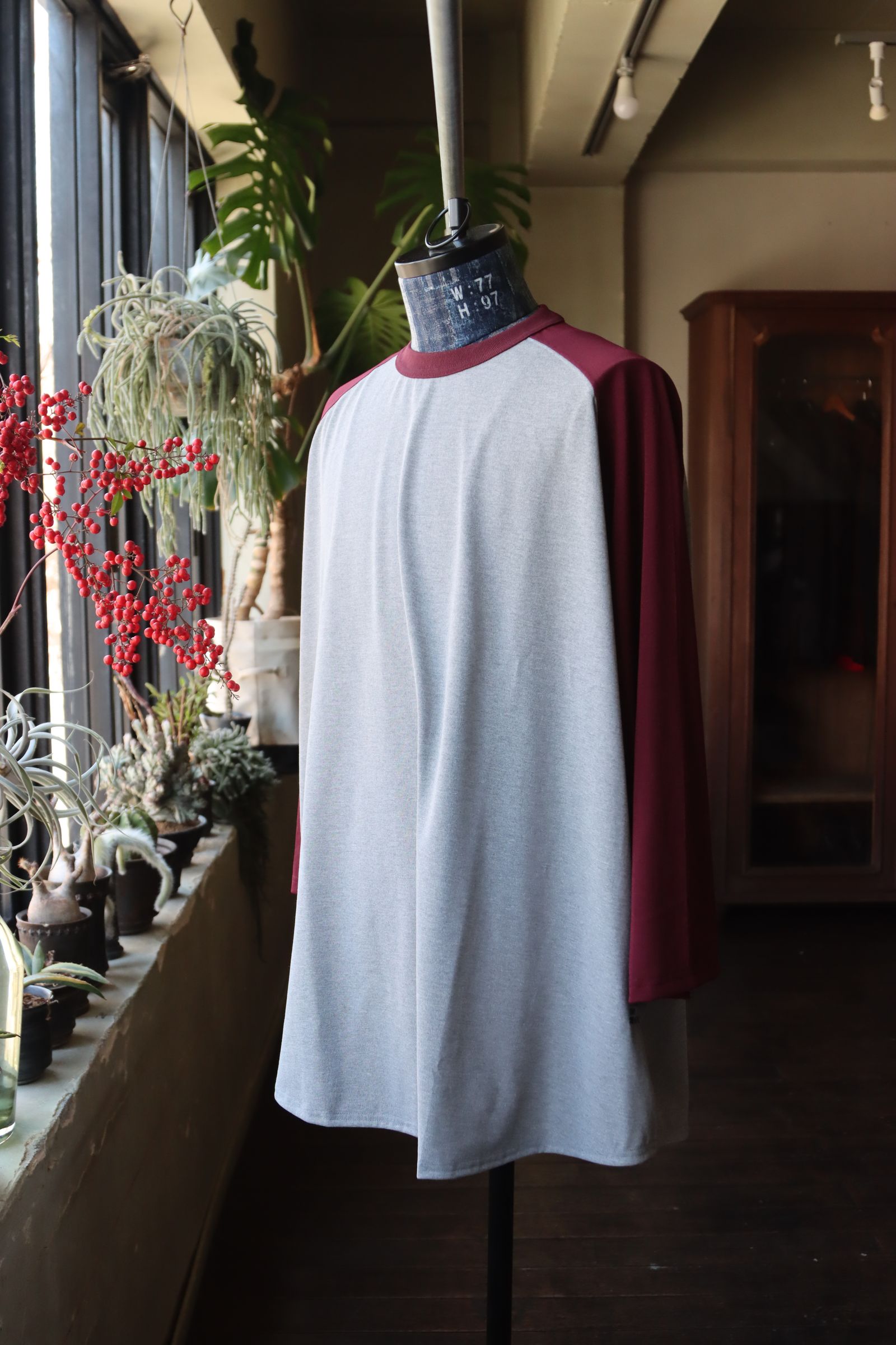 S.F.C 24SS エスエフシー RAGLAN BASEBALL TEE(SFCSS24CS12)Grey/Burgundy