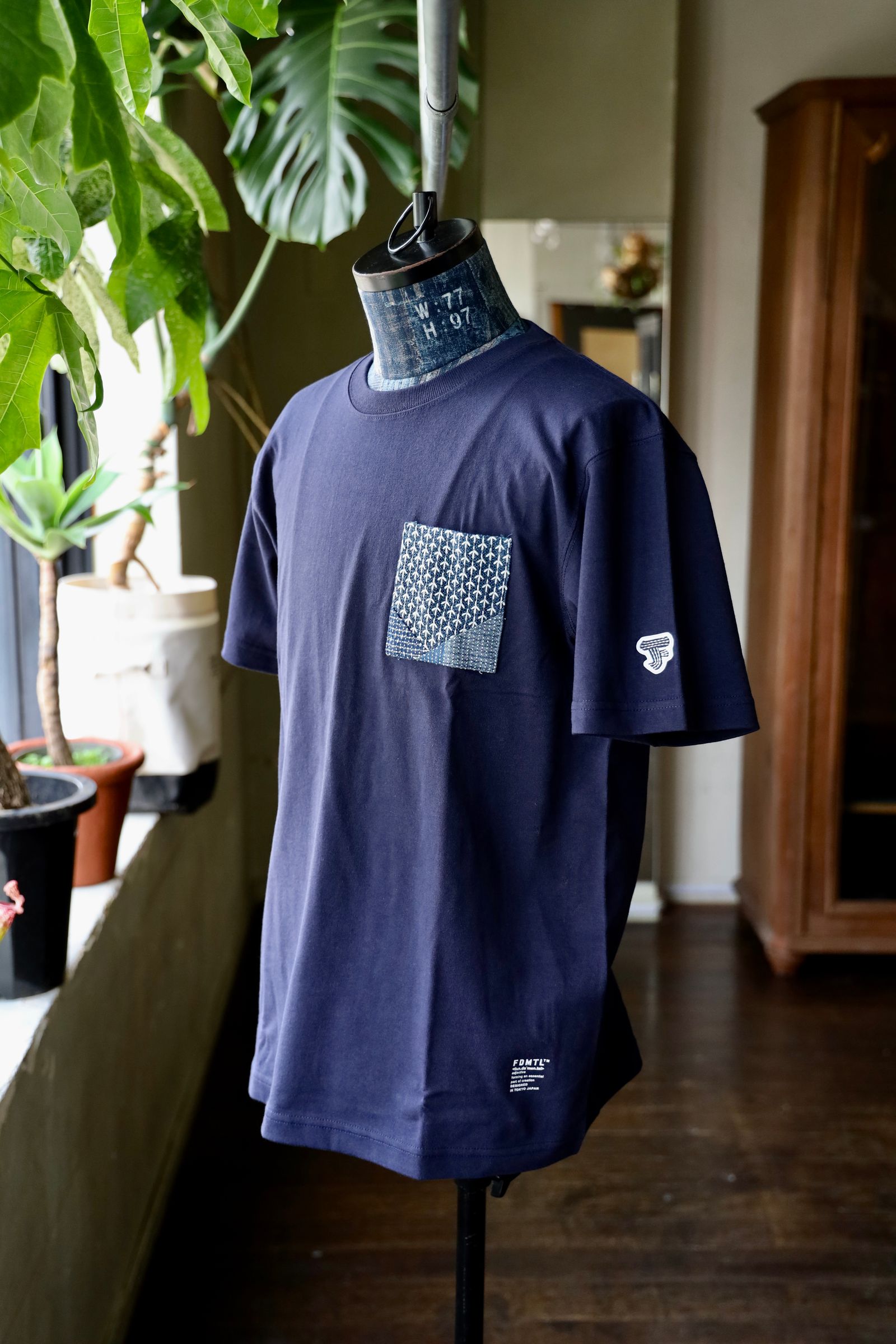 ファンダメンタル Tシャツ ORIGAMI TEE(FA25/TE11)NAVY