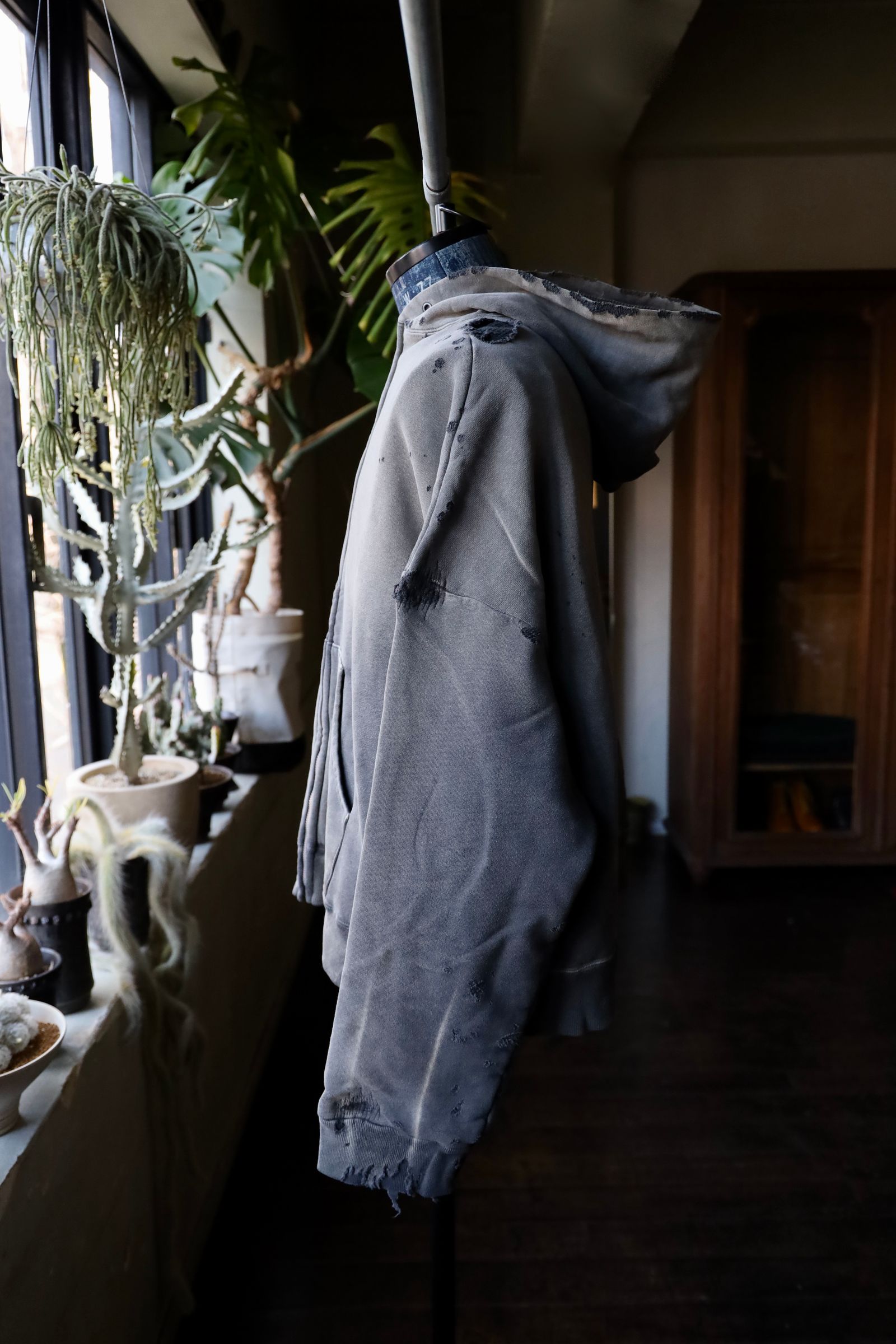 SAINT M×××××× - 【ラスト1点】SM-YS1-0000-C46 / DT_HOODIE