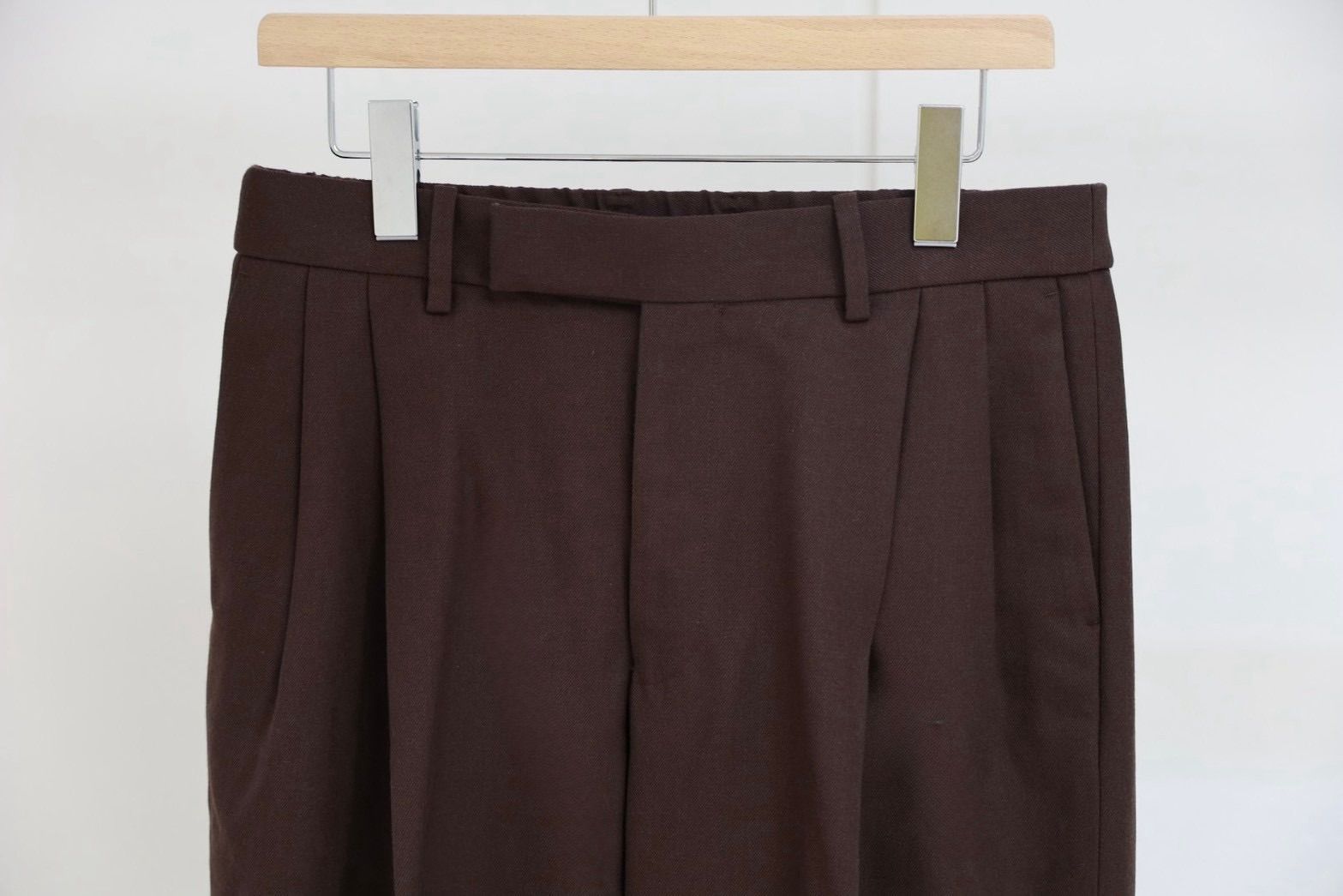 マーカウェア 26AW DOUBLE PLEATED SEMI EASY TROUSERS(A26C07PT02C) DARK BROWN☆新作発売！