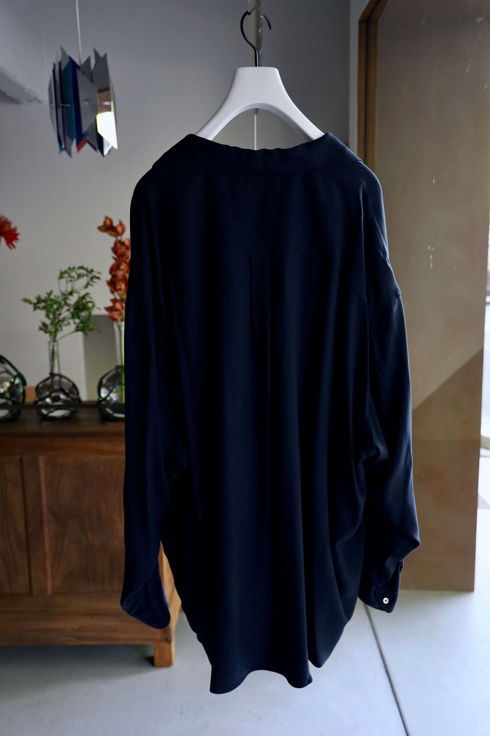 グラフペーパー SIDOGRAS Twill Viscose Oversized Sleeping Shirt (GM244-50014B)NAVY