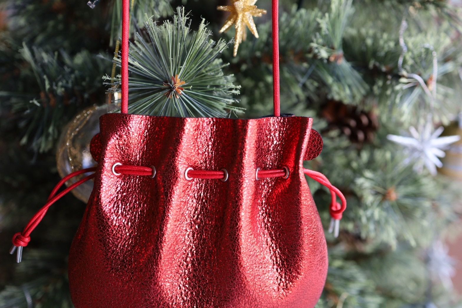 エンダースキーマ バッグpetal sac gloss(yv-b-psg)red☆12月6日(土)発売！