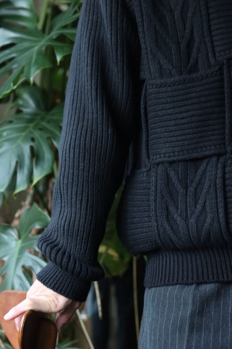 YOKE CROSSING CABLE CREW NECK KNIT"BLACK"style