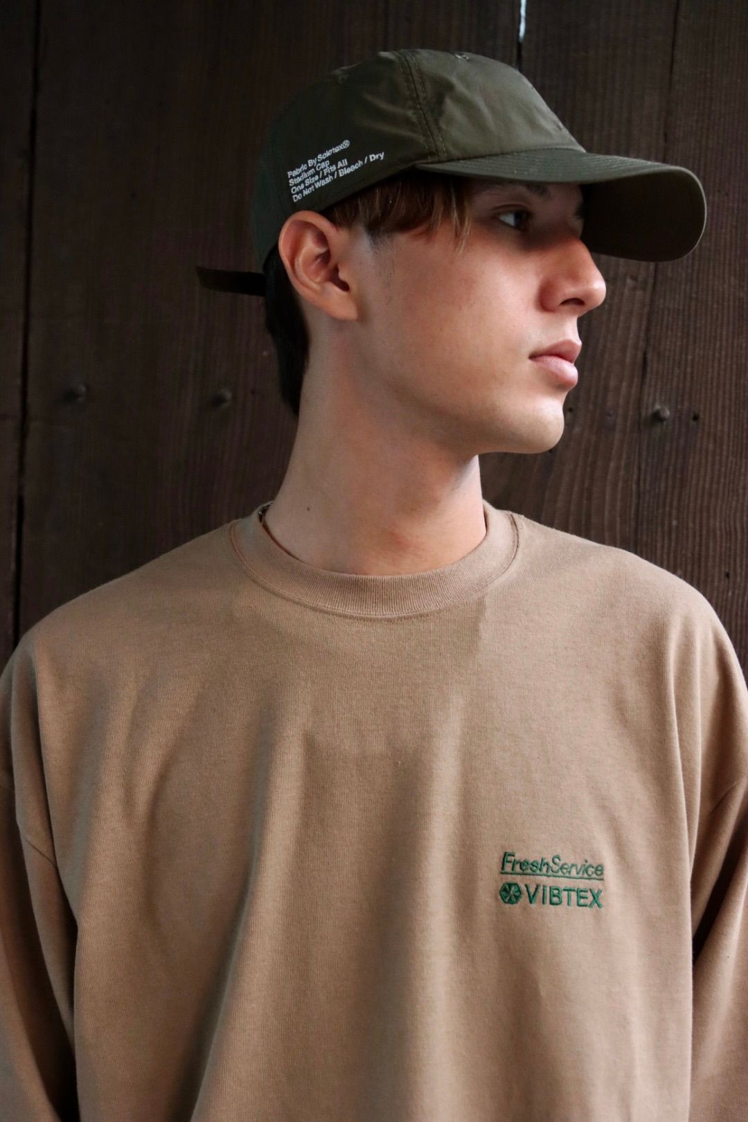 FreshService フレッシュサービス 23AW VIBTEX for FreshService “L/S CREW NECK TEE”スタイル