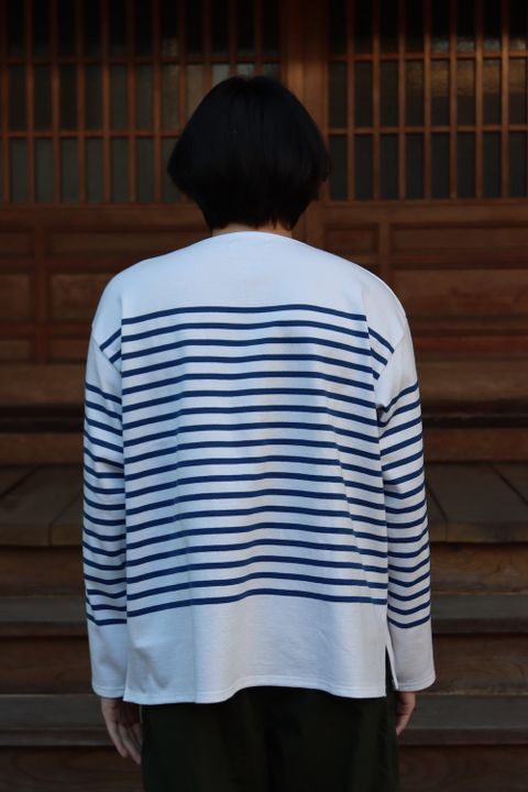 Graphpaper  Pannel Border L/S Tee (GU221-70218) style.2022.2.12.