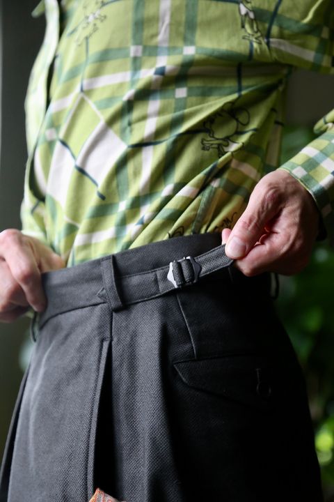 blurhms Broken Cloth Curve Front Slacks"KHAKI GREY"style.8.13.