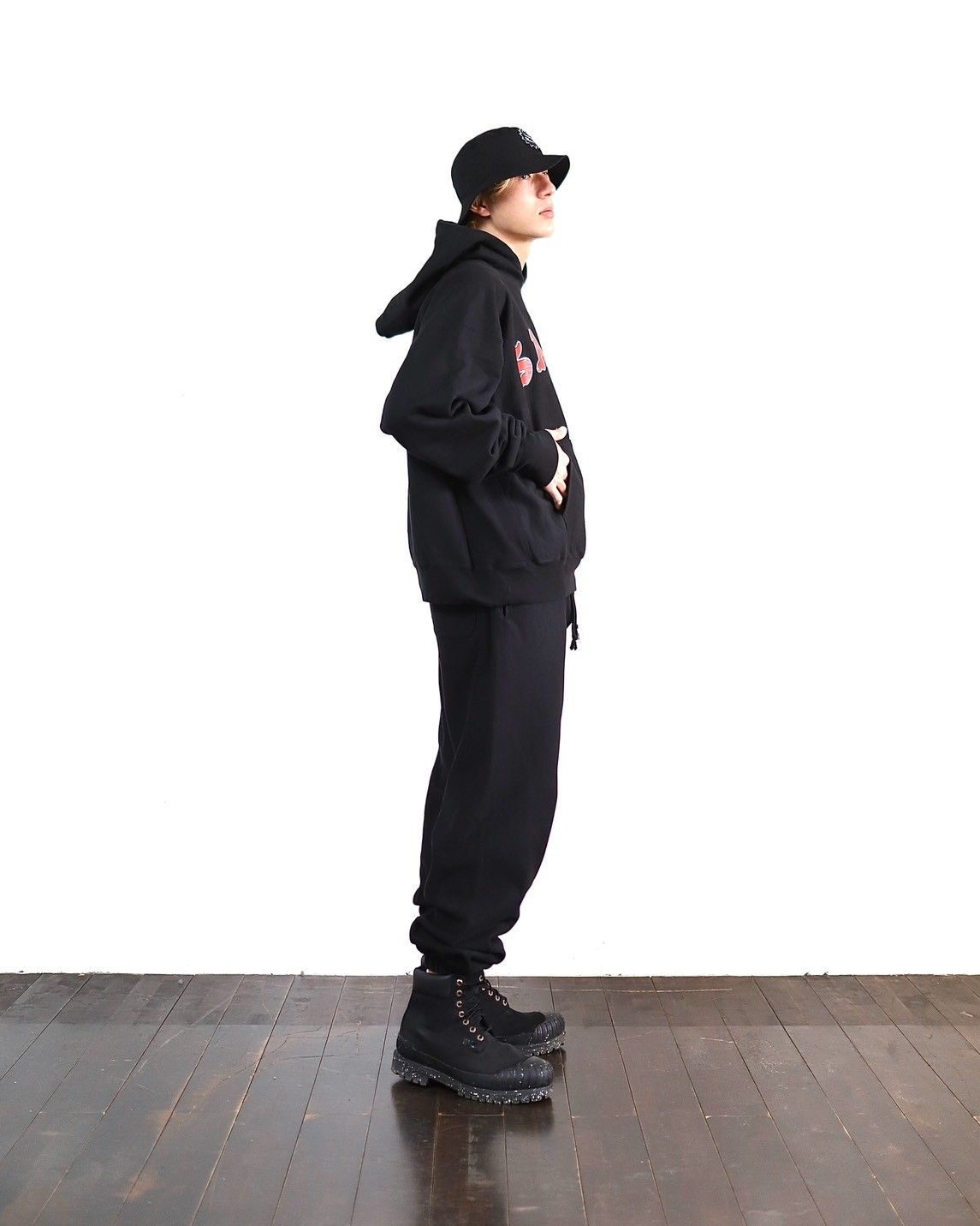 ©SAINT M×××××× ARCH SAINT HOODIEスタイル