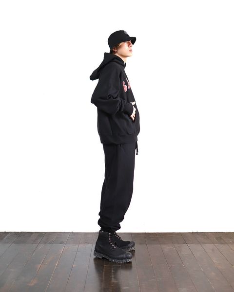 ©SAINT M×××××× ARCH SAINT HOODIEスタイル