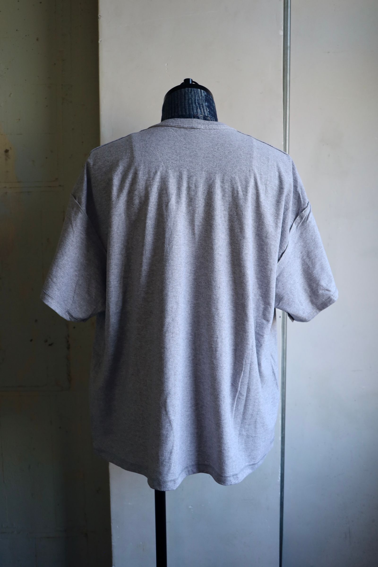 イズネスミュージック 25SS LOGO T-SHIRT(IMP5_22_ISNESSMUSIC5ST01)GRAY
