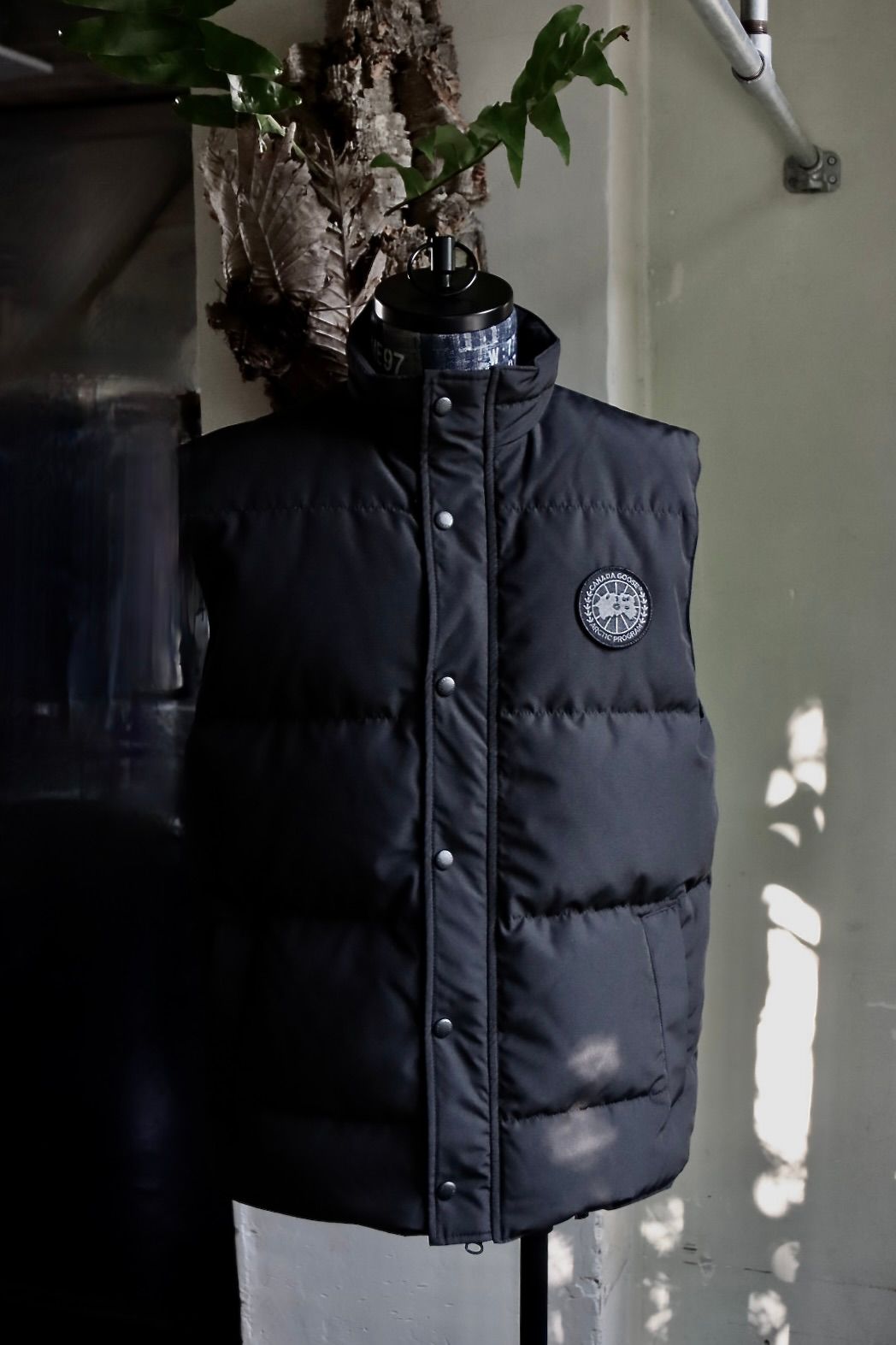 CANADA GOOSE - カナダグースダウンベスト GARSON VEST BLACK LABEL(4151MB) BLACK  カナダグース正規取扱店 | mark