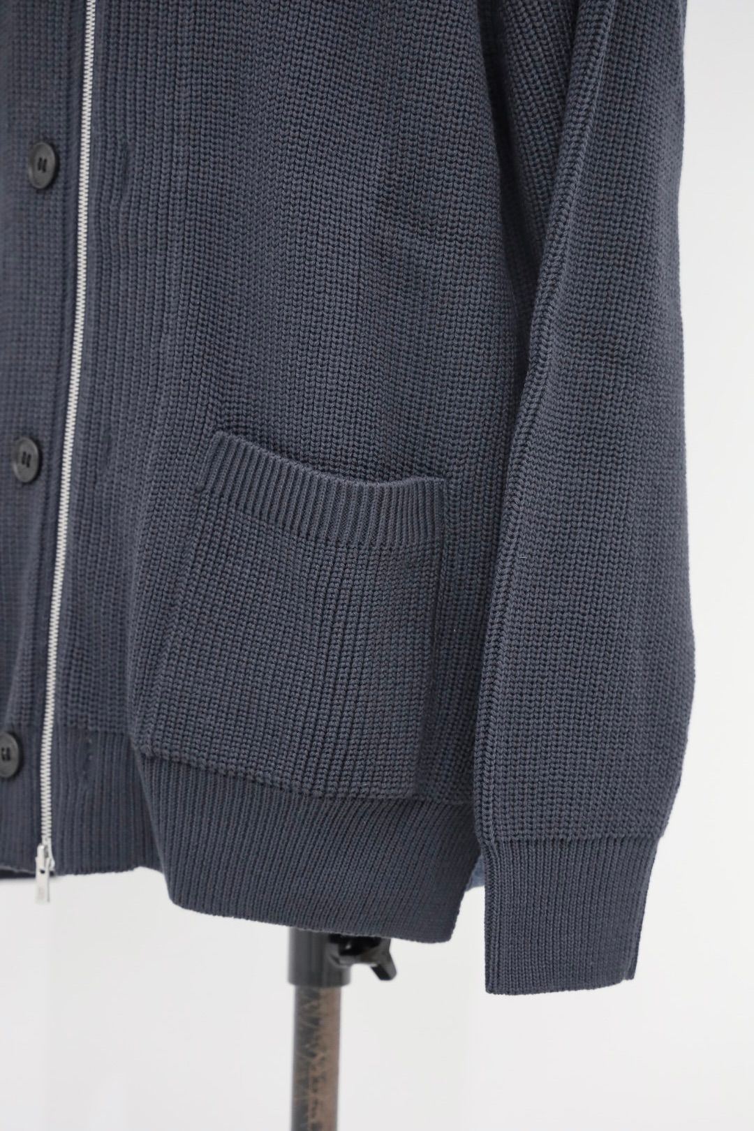 コムデギャルソンオム26FW BATONER ZIPカーディガン (HR-N002-051-2)CHARCOAL GRAY☆8月7日(金)発売！