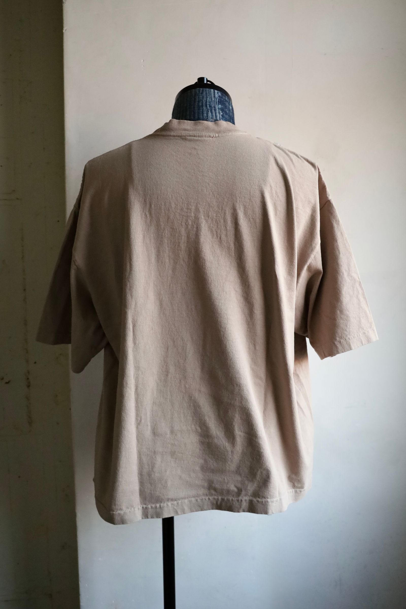 イズネスミュージック 25SS MUSIC MY DRAG T-SHIRT(IMP5_03_MUSIC MDDT01)OATMEAL