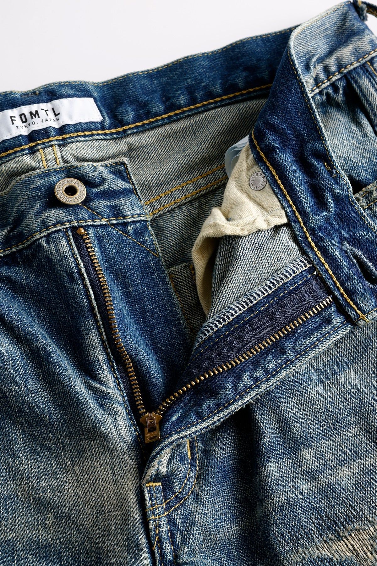 ファンダメンタル デニムパンツ CLASSIC FIT DENIM CS131 (FA25MG131)INDIGO