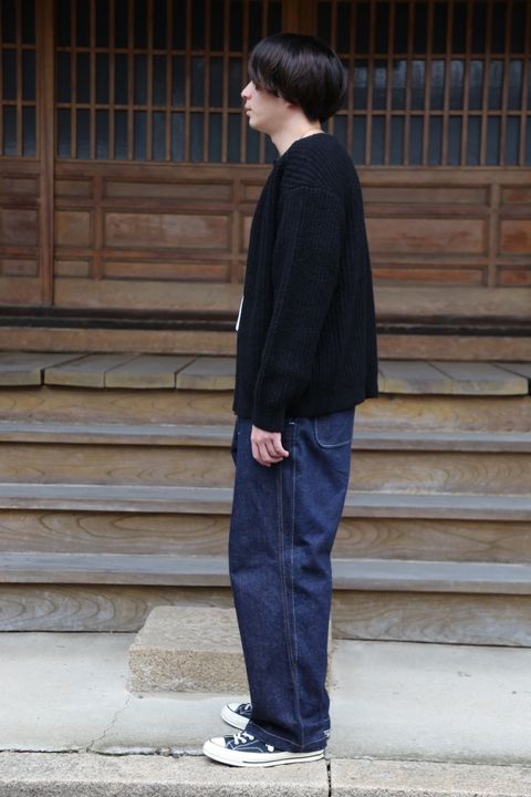 YOKE 20awより、3G BACK ZIP RIB CREW NECK BLACK style.2020.9.12.