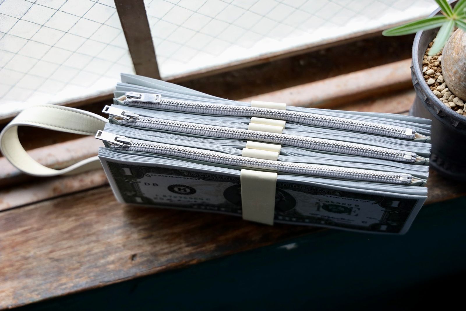 doublet 25AW CASH STACK CLUTCH BAG(25AW77BG63)GRAY