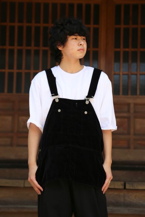 doublet CUT OFF VELVET VEST(21AW09VE13) style. 2021.07.25.