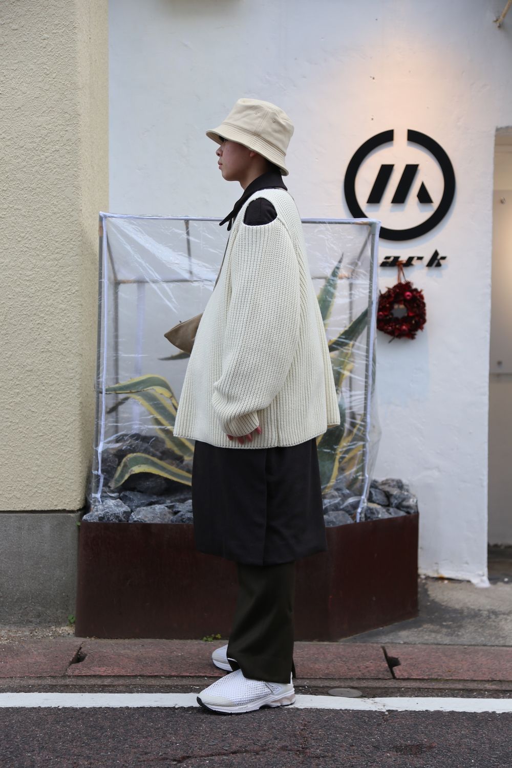 sulvam Slit over knit style 2020.12.27.