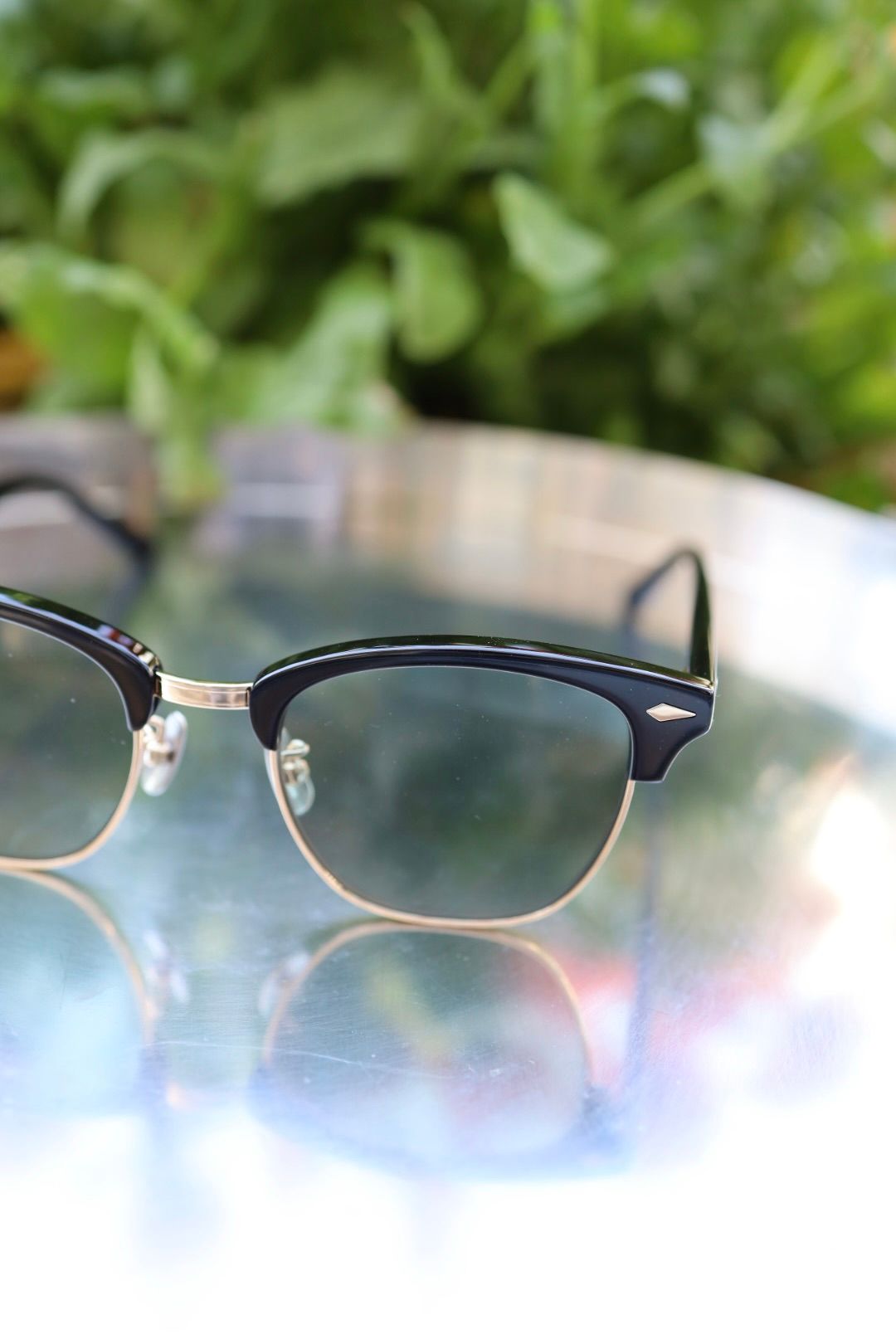 ノチノオプティカル YUGEN NOCHINO-N4 #2. GLOSS BLACK & CHAMPAGNE × GREY GREEN to D.GREY(調光モデル)