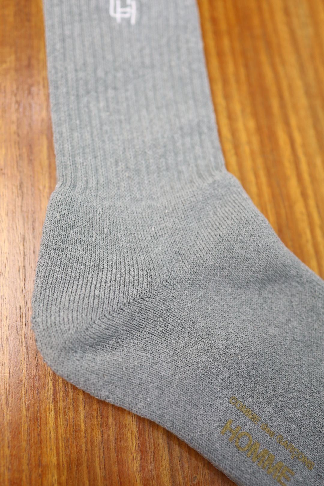 コムデギャルソンオム 綿パイル刺繍ソックス(HQ-K501-051)TOPグレー☆2月6日(金)発売！