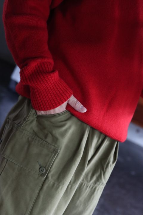 アプレッセ22FW Pullover Sweater"RED"スタイル