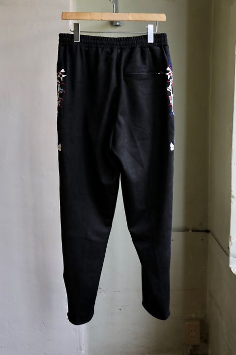 doublet CHAOS EMBROIDERY SUEDE TRACK PANTS"BLACK"style.2020.8.8.