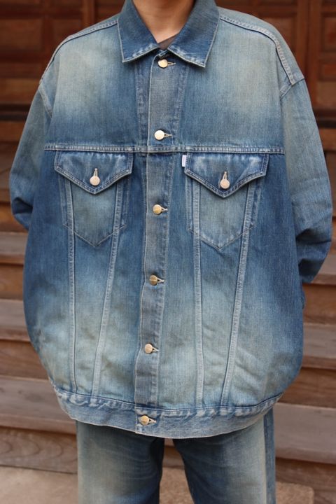 Graphpaper Selvage Denim Trucker Jacket(GU223-30016DB) style. 2022.07.28.