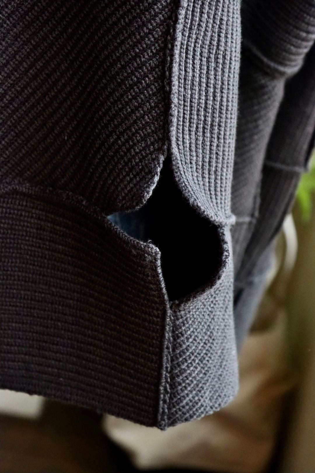 ヨーク24SS PATCHWORK RIB BUTTONED CARDIGAN(YK24SS0683S)BLACK