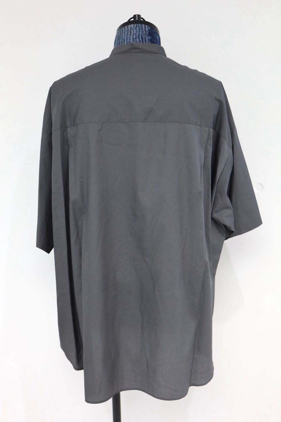 グラフペーパー26SS シャツ Broad S/S Oversized Band Collar Shirt(GM261-50004B)C.GRAY☆4月11日(土)発売！