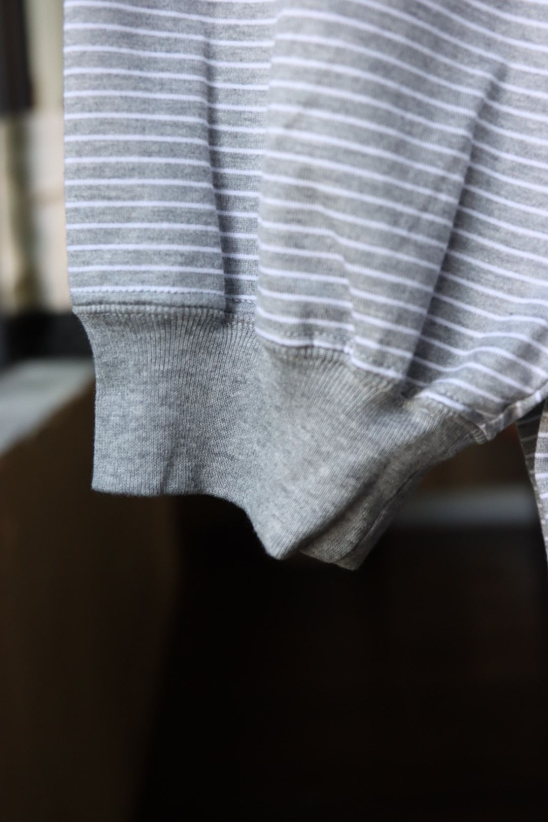 イズネス23AW バルーンロングスリーブTシャツ BALLOON LONG SLEEVE T-SHIRT(1004AWCS03)GRAY×WHITE border