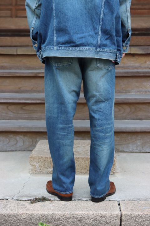Graphpaper Selvage Denim Trucker Jacket(GU223-30016DB) style. 2022.07.28.