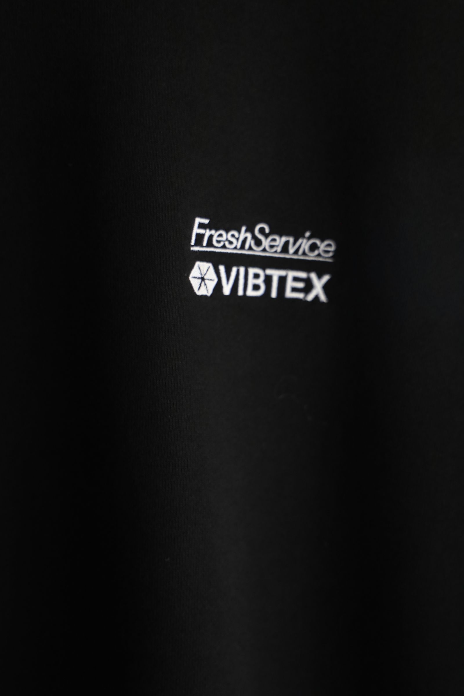 フレッシュサービス VIBTEX for FreshService SWEAT PULL HOODIE(BLACK)