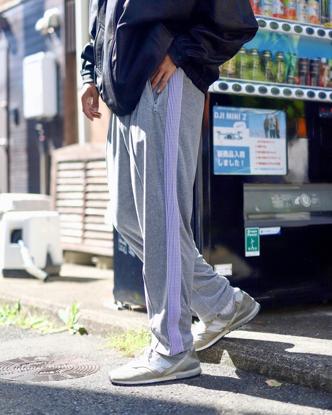 STRIPES FOR CREATIVE FW23 VELOUR TRACK PANTSスタイル