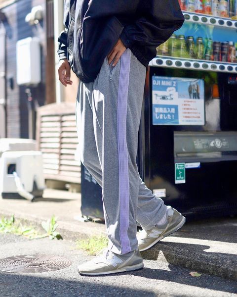 STRIPES FOR CREATIVE FW23 VELOUR TRACK PANTSスタイル