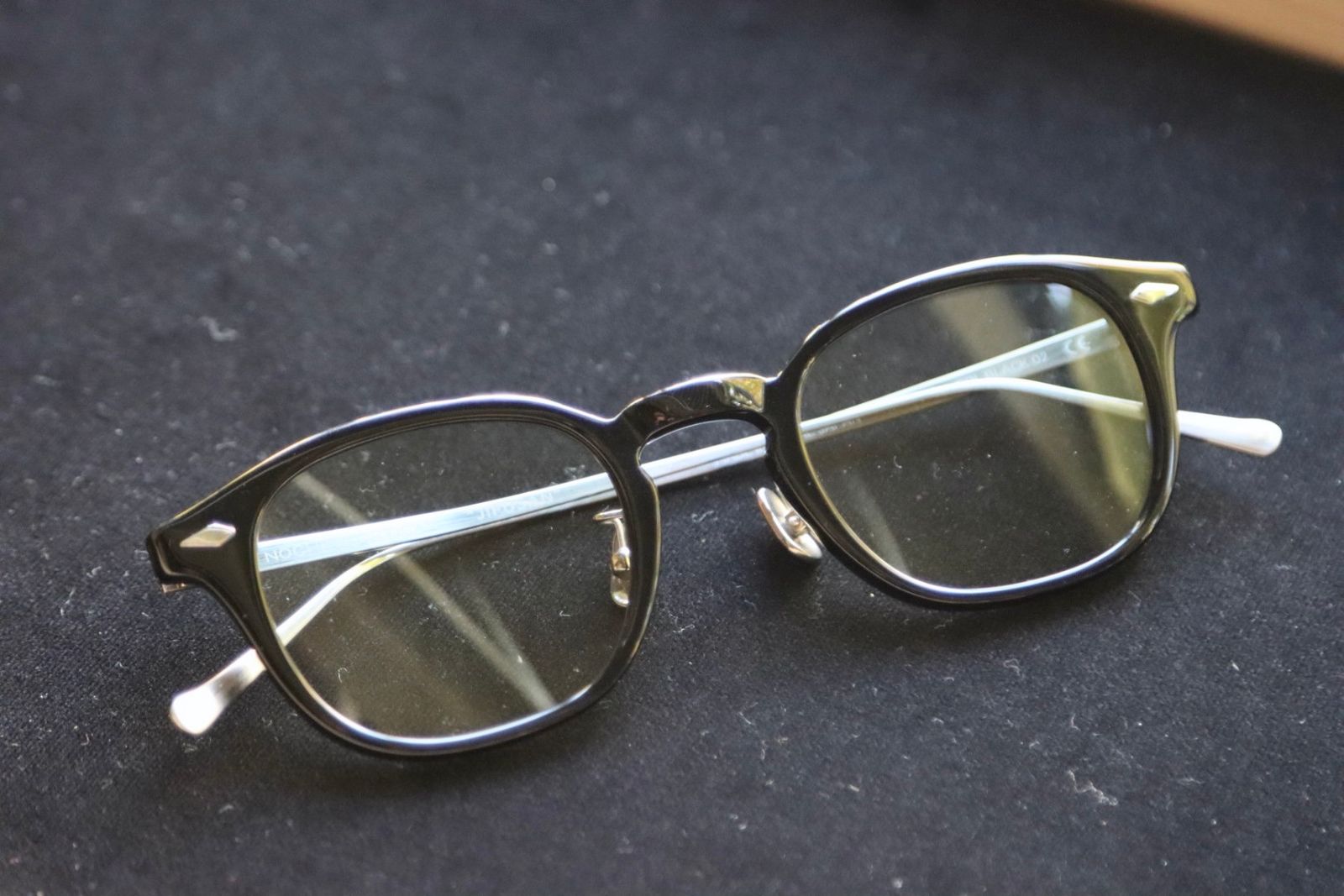 ノチノオプティカル "JIFUSAN" #2.GLOSS BLACK × GREY GREEN to D.GREY(調光モデル)