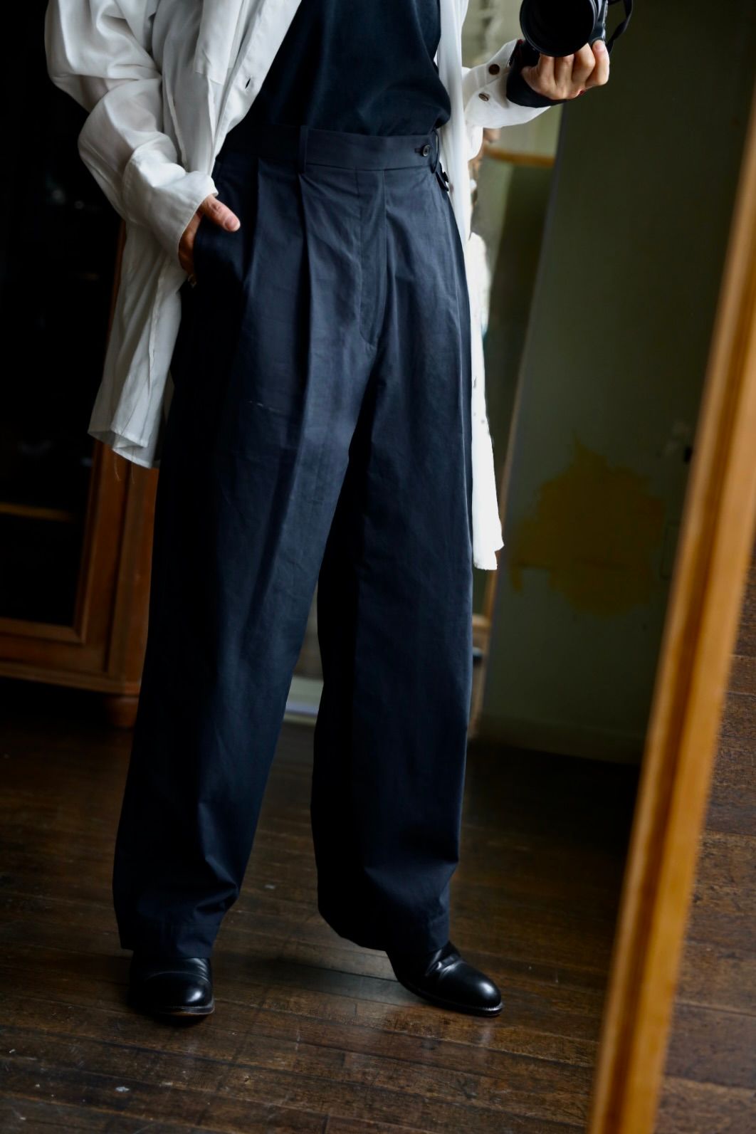 A.PRESSE High Density Weather Cloth Trousersスタイル