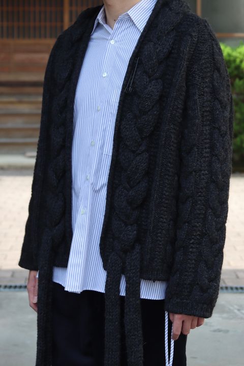 YOKE HAND KNITTING CABLE CARDIGAN(YK21AW0289S) style.2021.10.9.