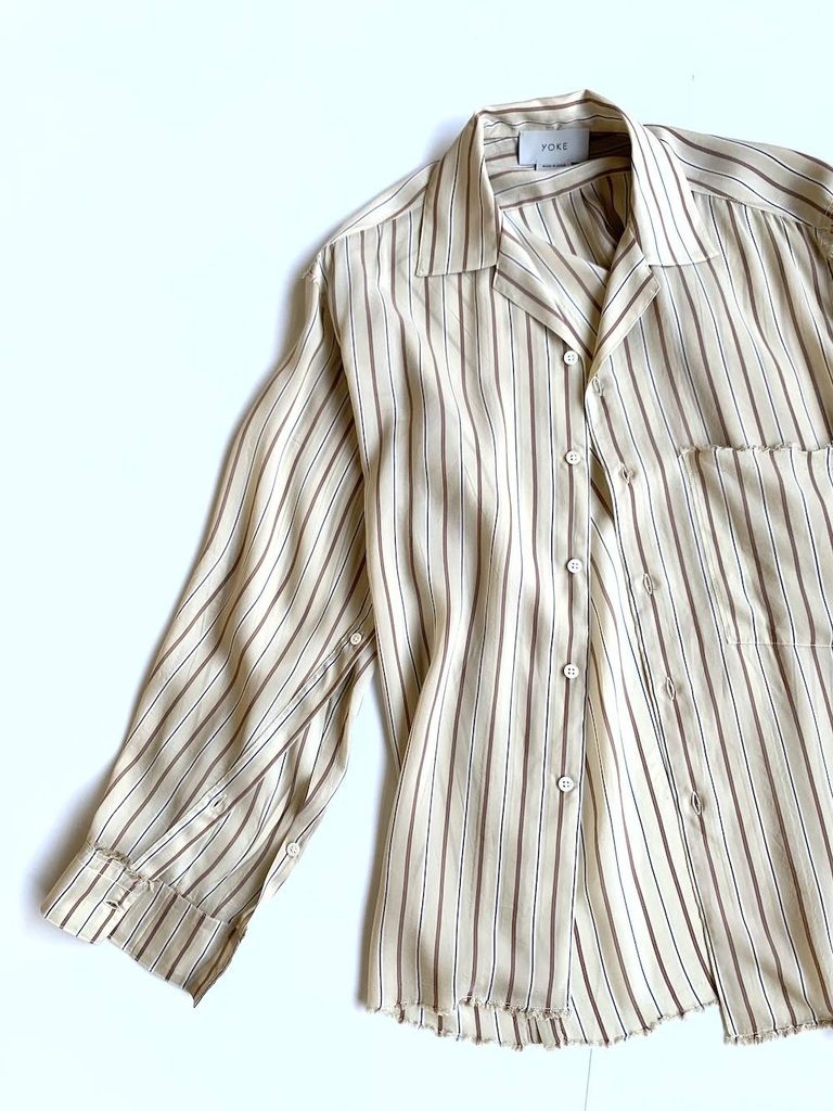これからのシーズン着たくなるYOKEの新作OVERSIZED STRIPE SHIRTS"BEIGE"