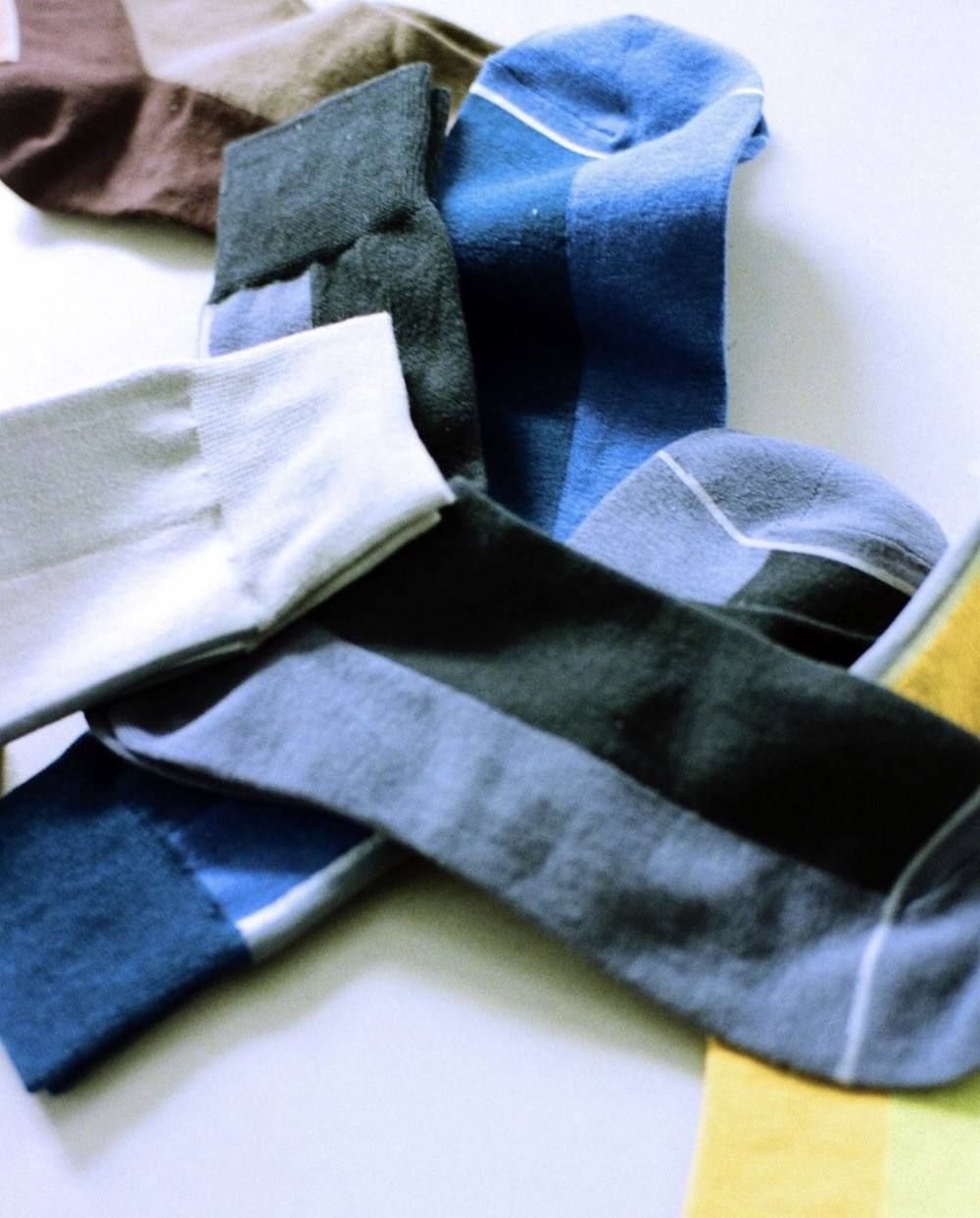 YOKE「BACK LINE SOCKS」※3月7日土曜日発売
