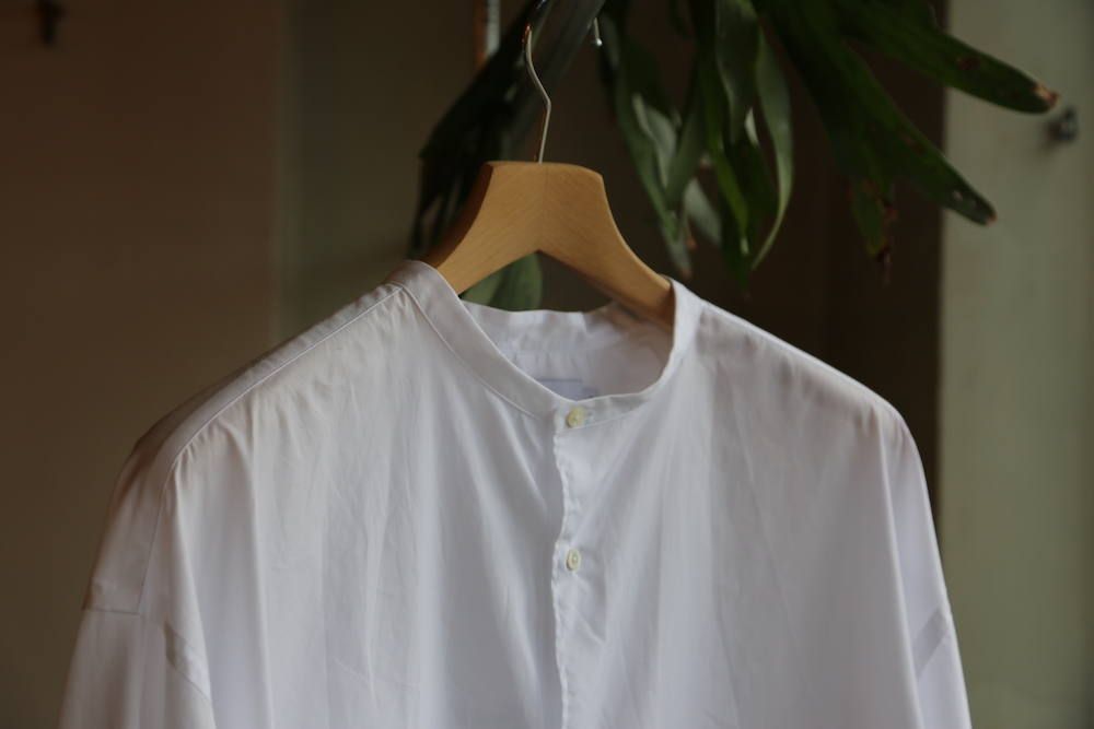 Graphpaperより人気の Broad L/S Oversized Band Collar Shirt