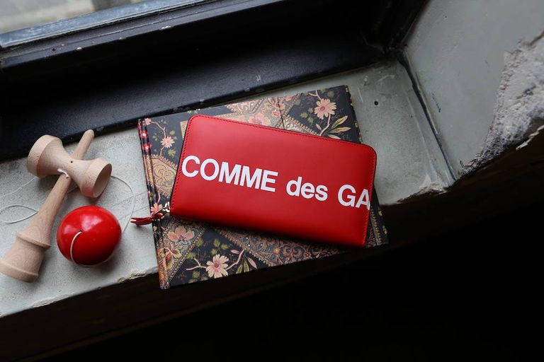 Wallet COMME des GARCONS 「CDG Wallet Huge Logo SA0111HL」