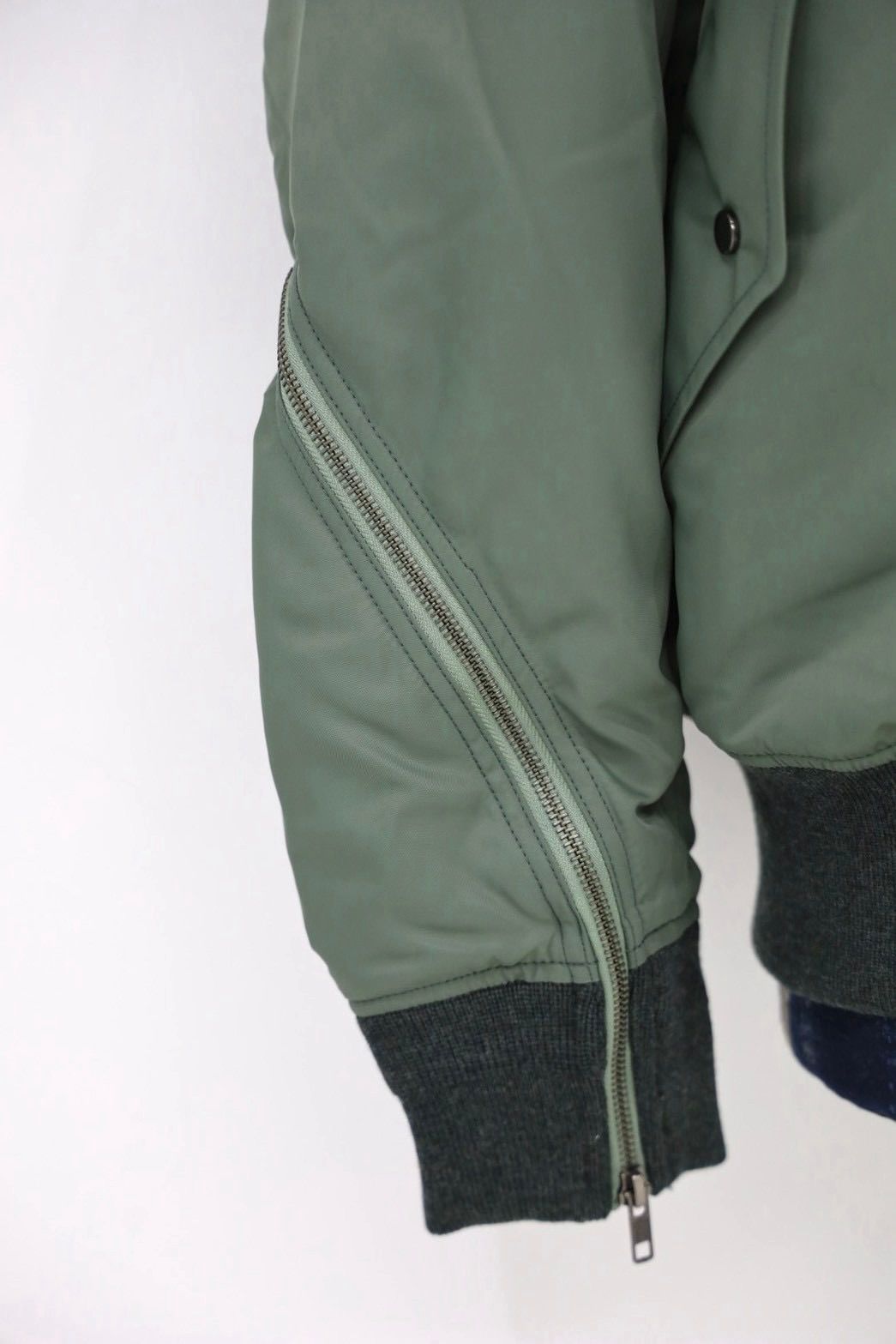 イズネス26AW Bomber Jacket(26AW_32_1008AWJK01)KHAKI☆9月19日(土)発売！