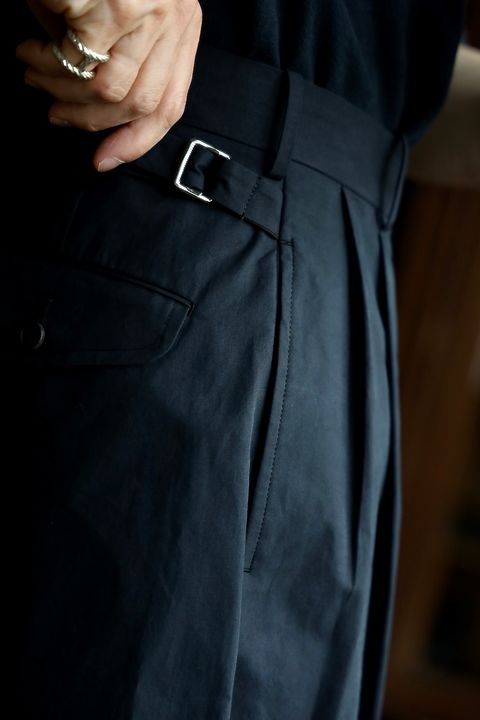 A.PRESSE High Density Weather Cloth Trousersスタイル