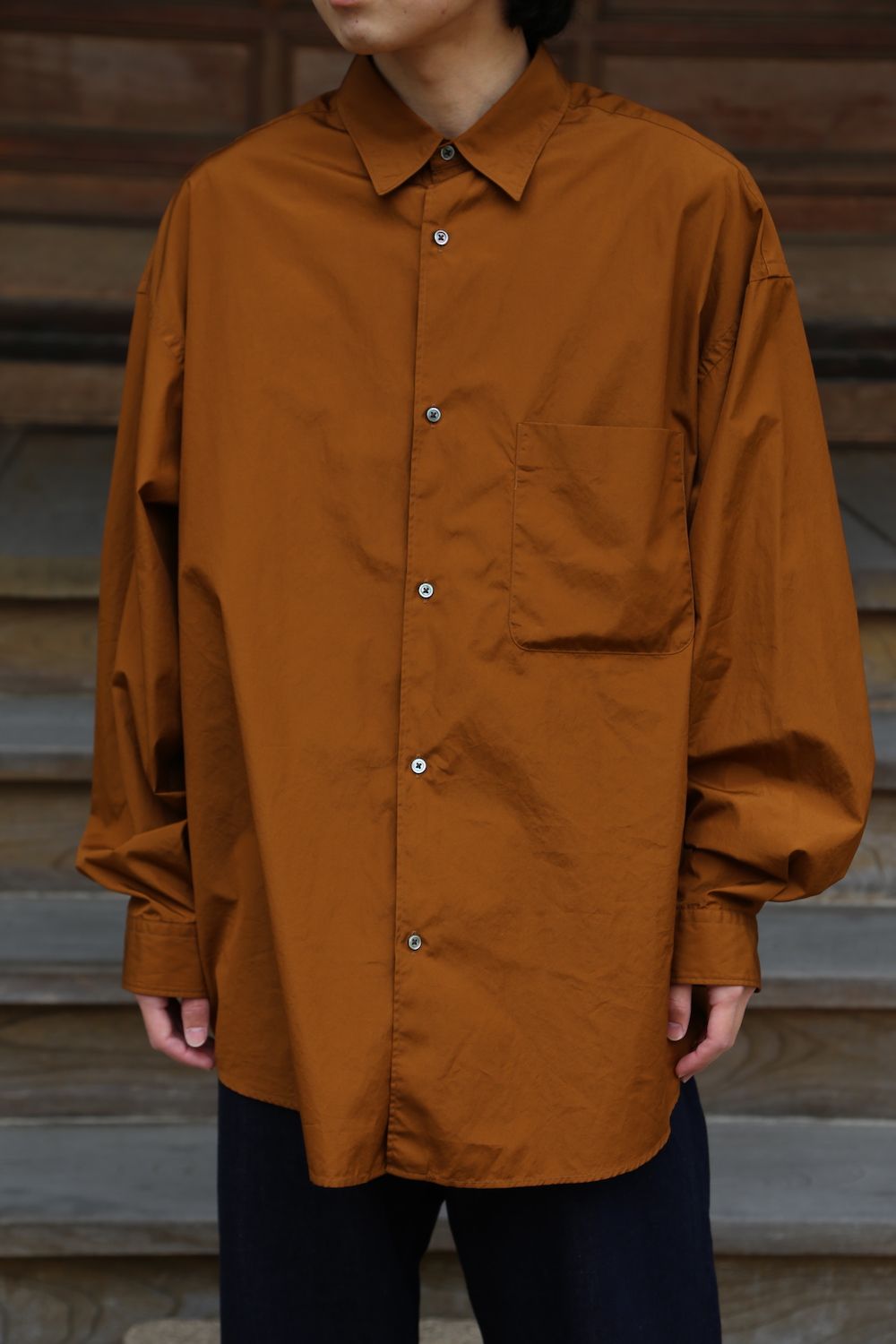 Graphpaper Broad L/S Oversized Regular Collar Shirt(GM212-50110B) style. 2021.06.06.