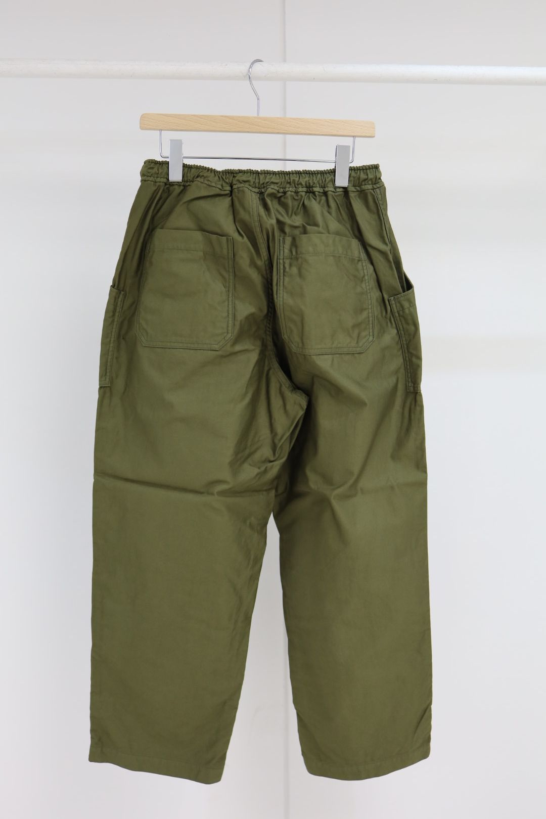 コムデギャルソンオム26SS 綿バックサテンベイカーパンツ(HQ-P014-051-2)KHAKI☆3月6日(金)発売！