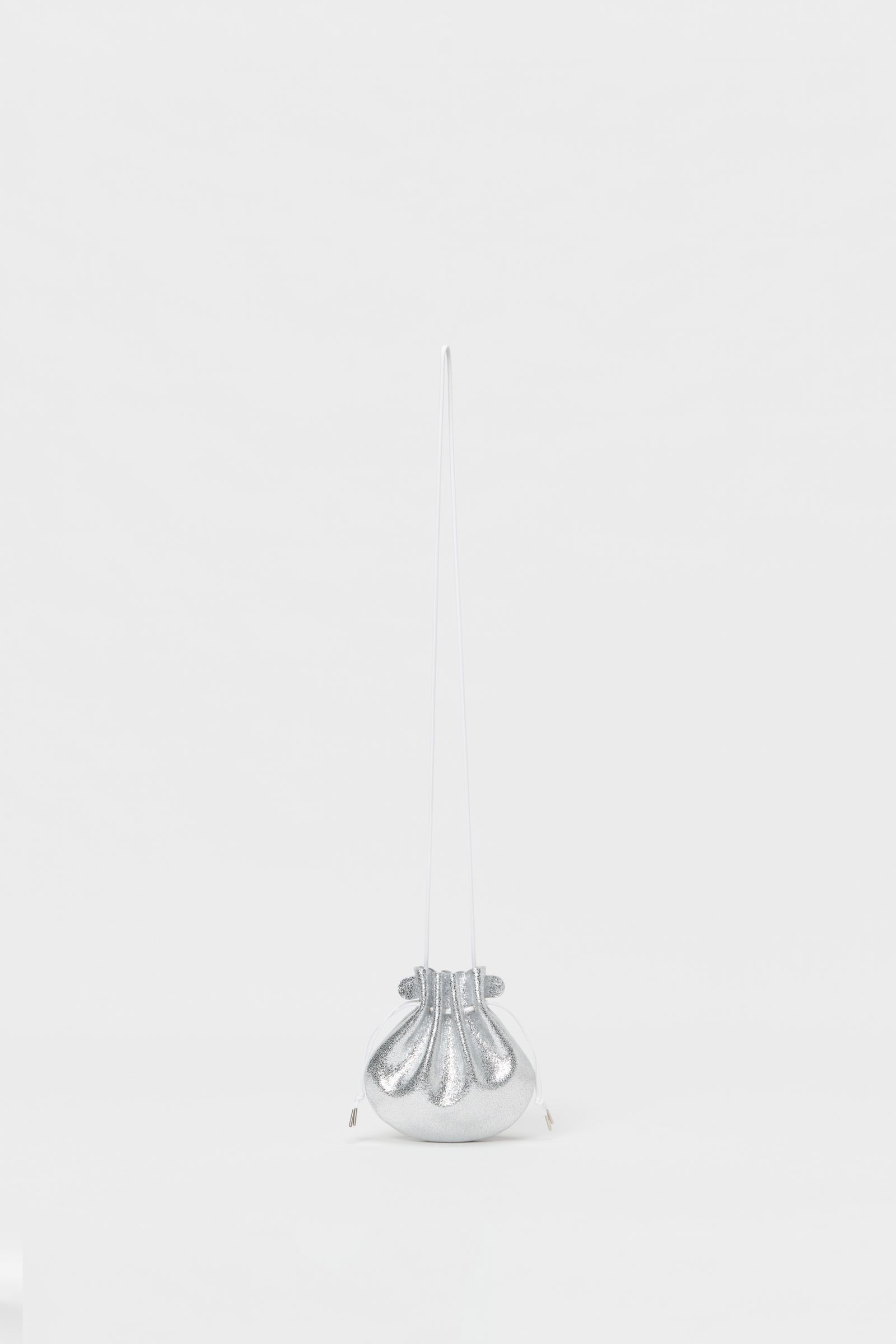 エンダースキーマ バッグpetal sac gloss(yv-b-psg)silver☆12月6日(土)発売！